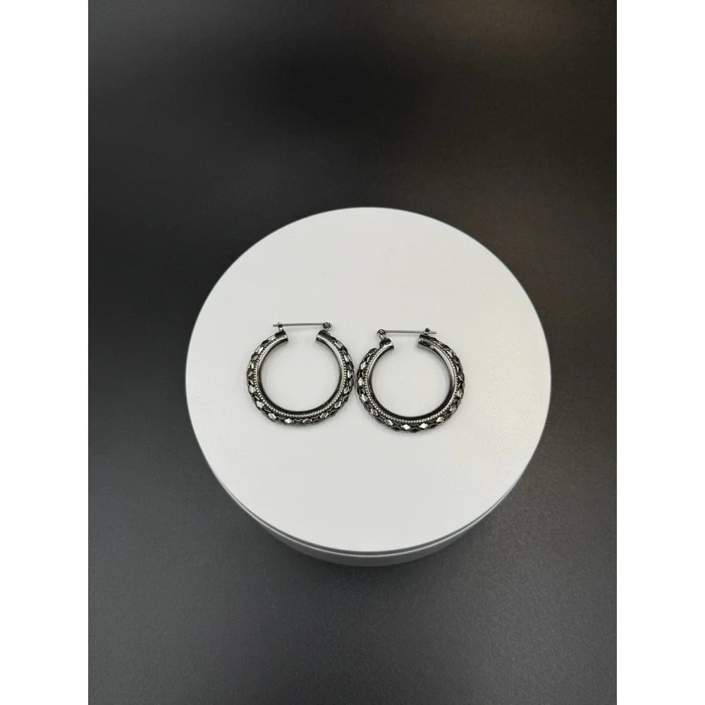 Vintage Etched Pattern‎ Silver-Toned Fashion Collectible Huggie Hoop Earrings